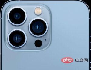 iPhone 15 Pro 引进潜望镜式长焦距镜头